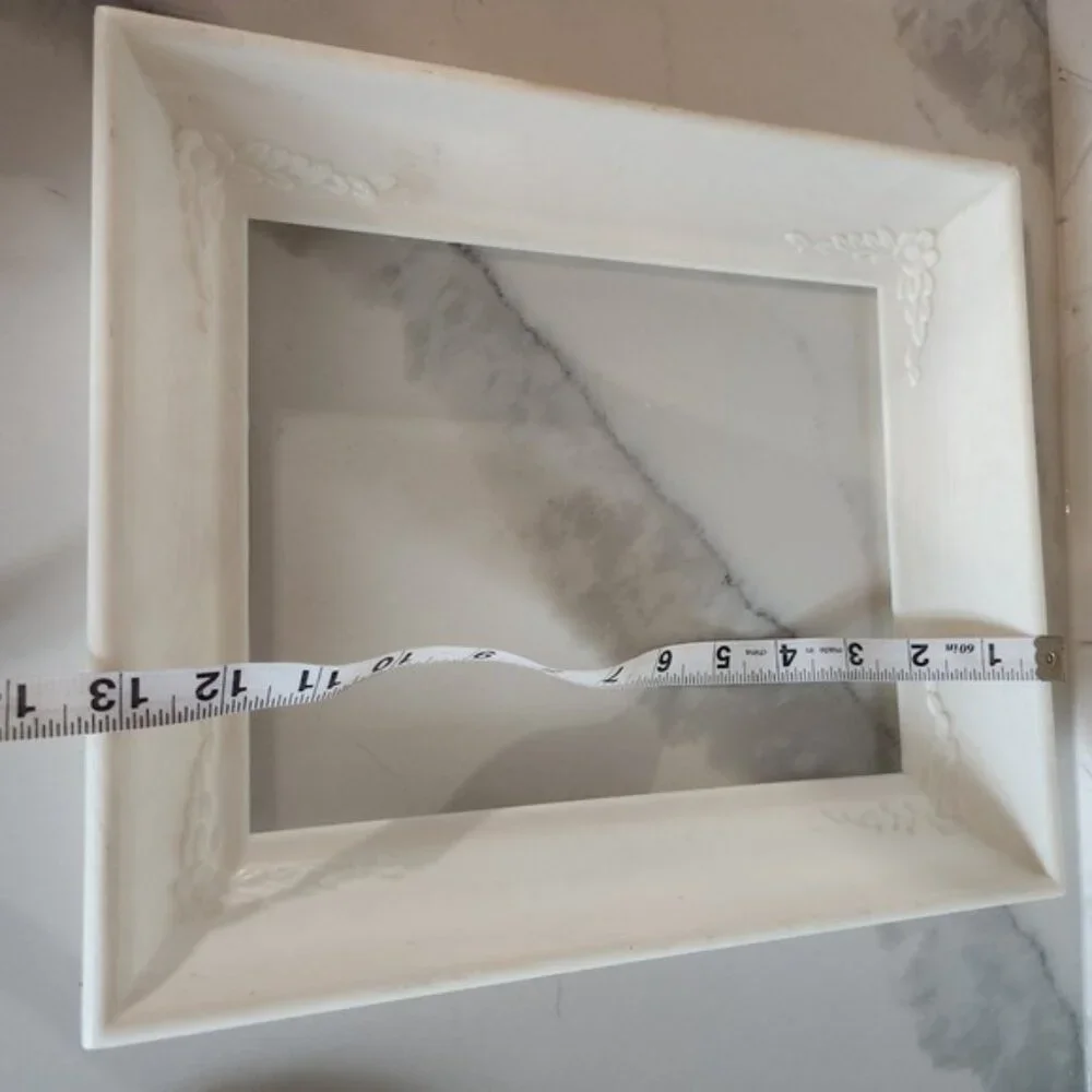 Vintage White Decorative Picture‎ Frame Ornate Floral accent plastic